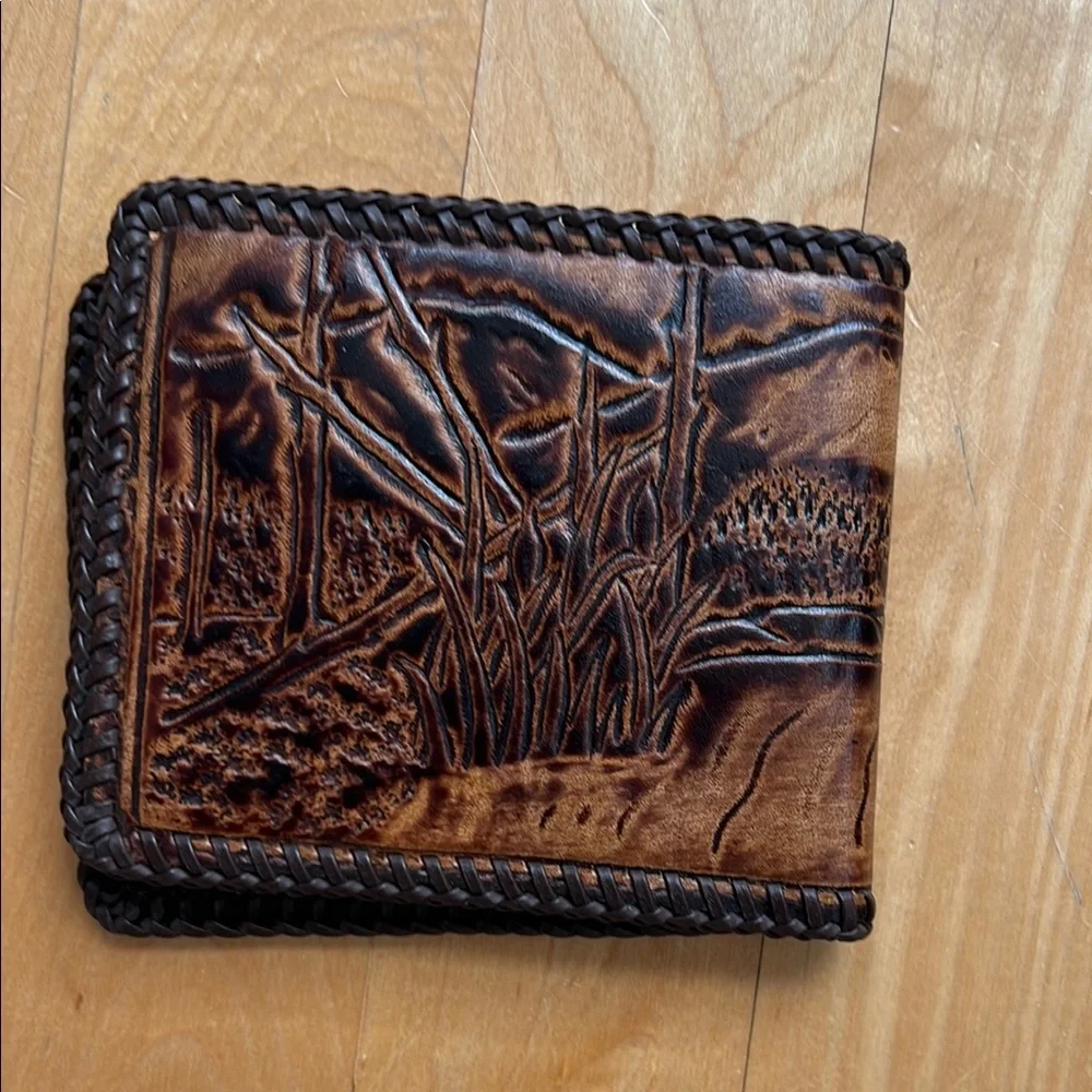 🫎 NEW Hand-Carved & Tooled Brown Leather Bi-Fold Wallet | Moose & Wilderness